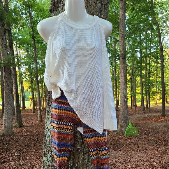 EXPRESS Off Shoulder Knit Top & Legging Bundle - Picture 3 of 9
